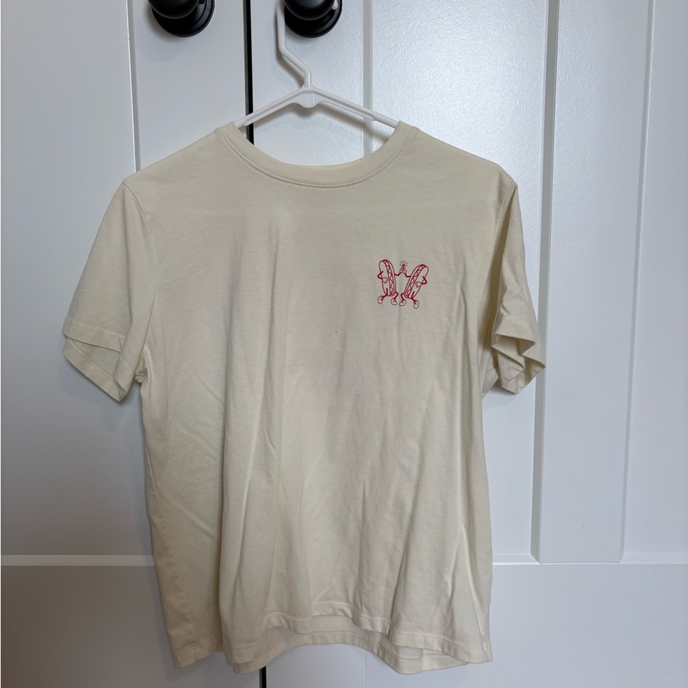 Universal Thread “Suns out buns out” graphic tee